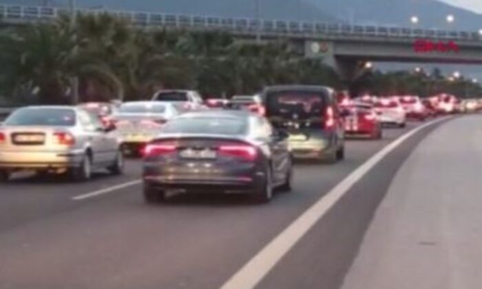 Vatandaşlar şehri terk ediyor, girişler kapatıldı!. Süleyman Soylu’dan kritik uyarı..