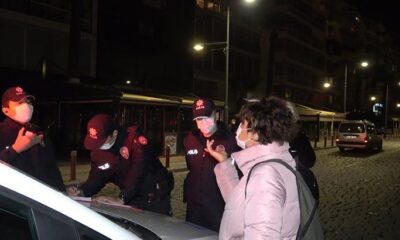 Maskesiz gezen kadından işlem yapan polislere tepki..