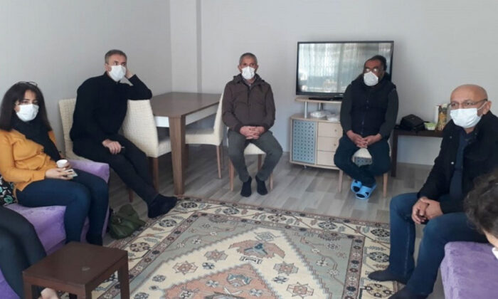 Millet İttifakı’nın meyveleri!. HDP’li vekiller Necmettin öğretmeni şehit eden teröristin ailesine başsağlığına gitti!.