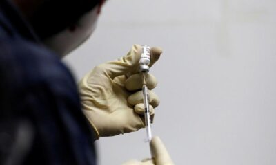 Covid-19’a karşı geliştirilen AstraZeneca aşısı olan adam dava açtı!.