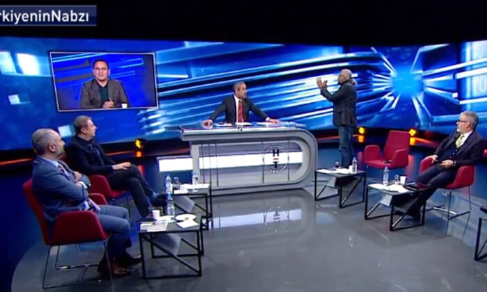 Deniz Zeyrek’le canlı yayında tartışma sertleşince, Mete Yarar yayını terk etti!. (video haber)