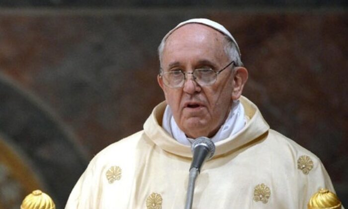 Papa’nın hesabından mankenin fotoğrafı beğenilince, ortalık fena karıştı!.