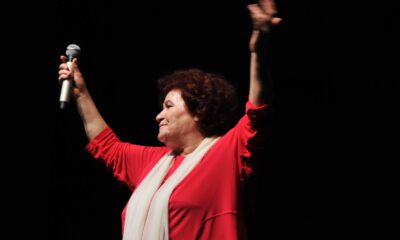 “Soyunmayı sevmiyorum” diyen Selda Bağcan için başlatılan linç kampanyası büyüyor!.