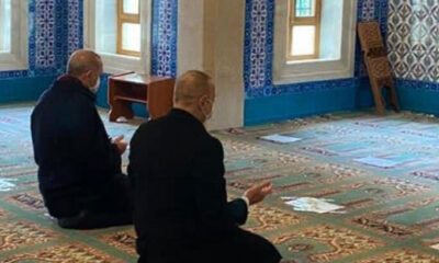 Erdoğan ve Aliyev, Şehitlik Camii’nde Şükür Namazı kıldı!.
