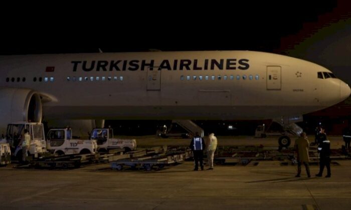 Koronavirüs aşıları Türkiye’ye geldi..