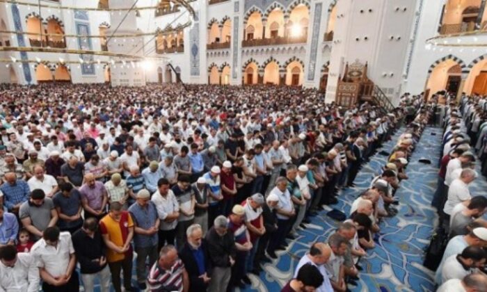 Diyanet’ten Cuma Namazı kararı! Farzdan sonra yağmur duası yapılacak!.