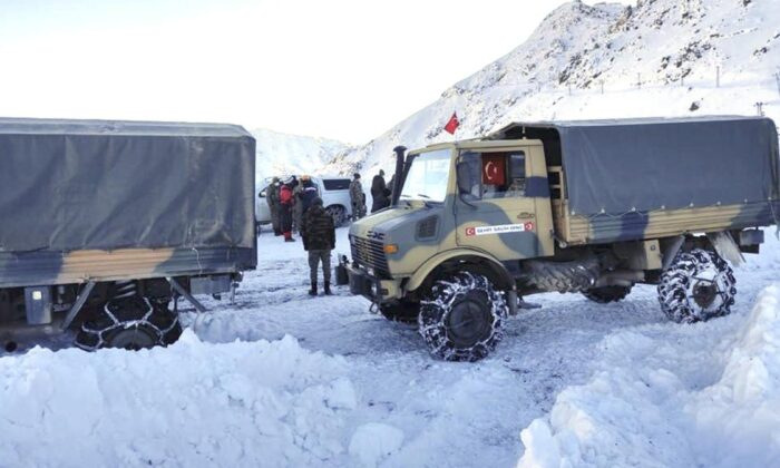 Hakkari’de çığ altında kalan 1 askerimiz şehit oldu, 1 asker aranıyor!.