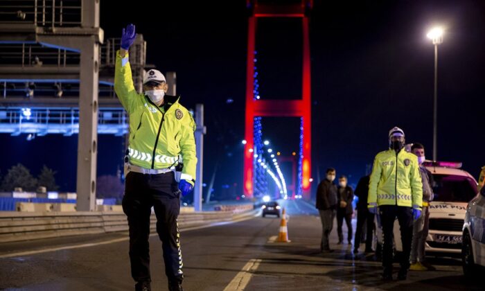 4 gün sürecek sokağa çıkma kısıtlaması resmen başladı!.