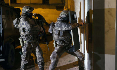 İzmir merkezli 12 ilde terör operasyonu! 49 şüpheli yakalandı!.