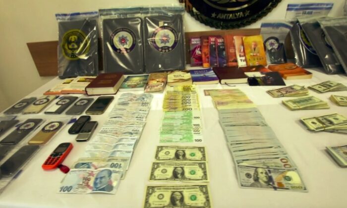 Antalya’da hurma ticareti adı altında FETÖ’ye kaynak sağlayan şüphelilere baskın..