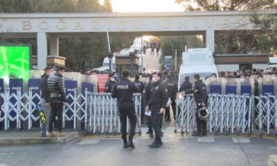 İstanbul Valiliği Boğaziçi Üniversitesi önündeki yasadışı eylemleri yasakladı..