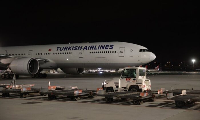 6,5 milyon dozluk ikinci parti koronavirüs aşıları İstanbul’a geldi..