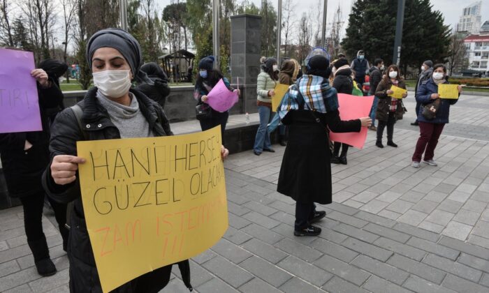 CHP’li Esenyurt Belediyesi kreş ücretlerine yüzde 125 zam yaptı, anneler belediyeyi bastı!.