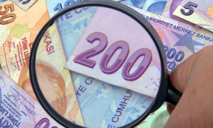 En düşük memur maaşı 4 bin 622 liraya yükseldi..