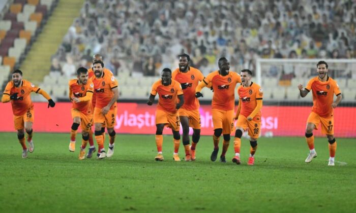 Galatasaray penaltılarla çeyrek finalde..