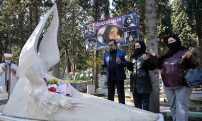 Özgecan mezarı başında anıldı!.