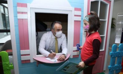 Doktordan çocuklara mucizevi reçete! “Tok karnına 1 doz masal..”