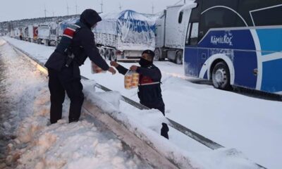Balıkesir-Susurluk yolu 16 saattir trafiğe kapalı..
