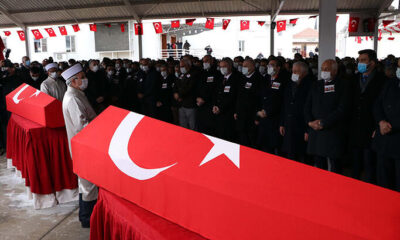 Gara şehitlerine veda! Şehit Müslüm Altıntaş ve Şehit Adil Kabaklı son yolculuğuna uğurlandı!.