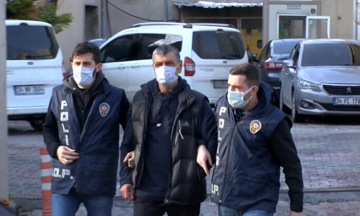 İstanbul’da baba dehşeti! 2 oğlunu vurdu!.