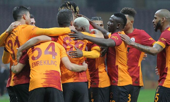 Galatasaray liderlik koltuğunu bırakmadı!.