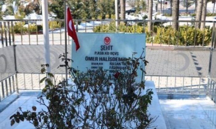 Şehit Ömer Halisdemir doğum gününde mezarı başında anıldı!.