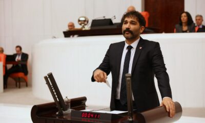 Boğaziçi provokatörlerine destek veren Barış Atay’tan dokunulmazlık zırhıyla polise saldırı.. (video haber)