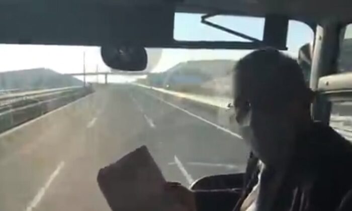 İsraf dedikleri hizmetleri tepe tepe kullanıyorlar! Faik Öztrak, hükümetin ekonomi politikalarını kötülemek için Türkiye’nin ilk akıllı otoyolunu kullandı!.