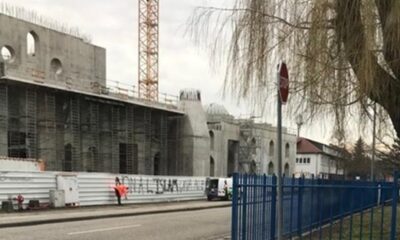 Fransa’da Cami inşaatına faşist saldırı..