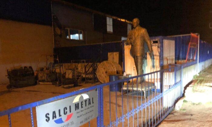 CHP’nin hiç değişmeyen gündemi! Samsun’da “Atatürk heykeli satılıyor” iddialarına emniyetten jet yanıt..