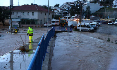İzmir’de sele kapılan 2 kişinin cesedine ulaşıldı!.