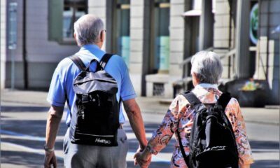 65 yaş üstü sokağa çıkma yasağı kaldırılacak mı?. Düşük ve orta riskli illerde yaşlılar dışarı çıkacak mı?.