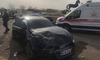 İYİ Parti konvoyu kaza yaptı, 4 yaralı..