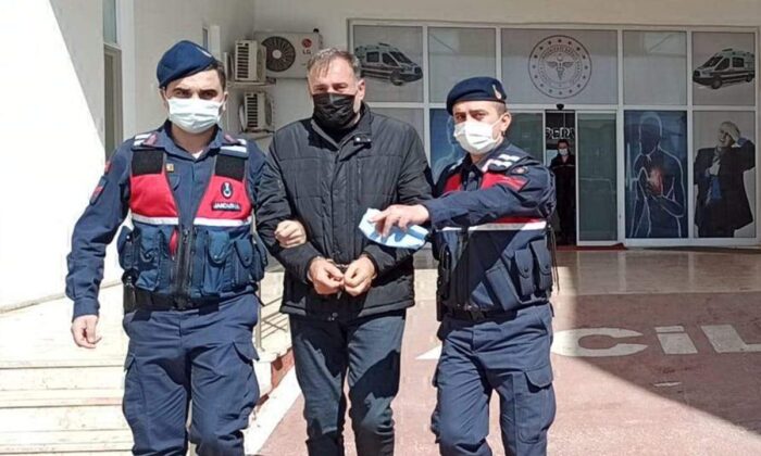 Yasak ilişki yaşadığı kadını öldürüp, tarlaya gömdü!.