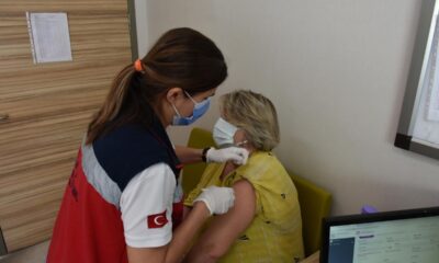 Marmaris’in yerleşik yabancıları 2’nci doz aşılarını yaptırdı! “Bizim ülkemizde sistem bu kadar iyi değil..”