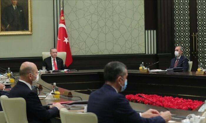 Gözler kritik toplantıda! Yasaklar geri mi geliyor?. Kafe ve restoranlar yeniden kapanacak mı?.