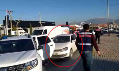 Nefes kesen dolandırıcılık operasyonu! Kendilerini polis olarak tanıtan şüpheliler yakalandı!.