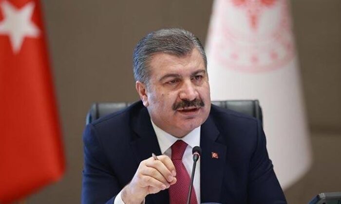 Dr. Fahrettin Koca’dan dikkat çeken paylaşım! “Üzerinize afiyet biraz corona olmuşum!.”