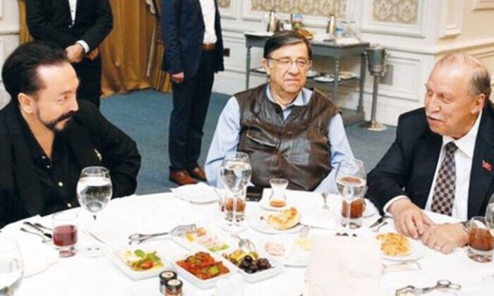 Yaşar Okuyan hakkında Adnan Oktar’a bilgi verdiği gerekçesiyle dava açıldı!.