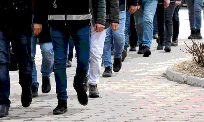 32 ilde operasyon! 24’ü muvazzaf 36 şüpheli hakkında gözaltında..