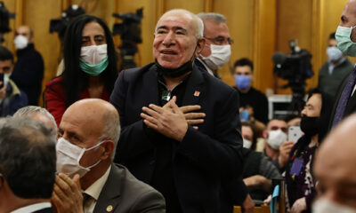 Din düşmanı İlyas Salman parti rozeti takarak CHP Grup Toplantısı’na katıldı!.