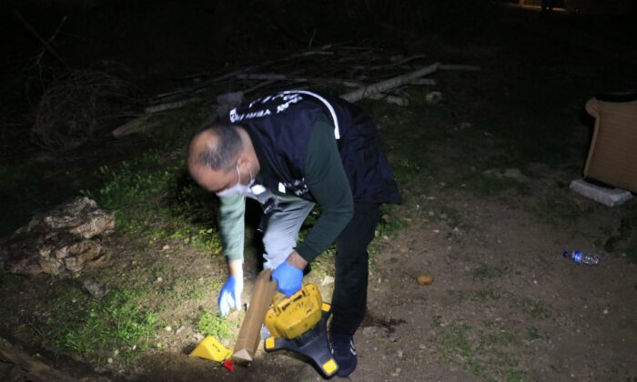 Husumetlisine ateş açarken kendi eşini vurdu!.