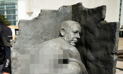 Tel Aviv’e dikilen “Çıplak Netanyahu” heykeli, polisi alarma geçirdi!.