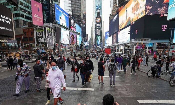 ABD’de Covid-19’dan ölenlerin sayısı 562 bini geçti!.