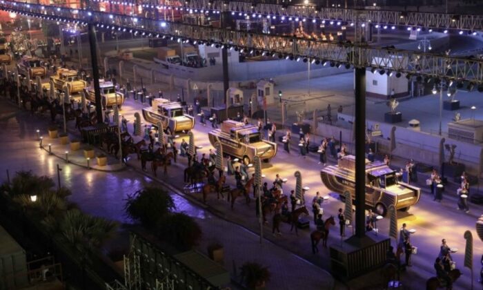 Mısır’da 18 kral ve 4 kraliçenin mumyası kortej eşliğinde müzeye taşındı!.