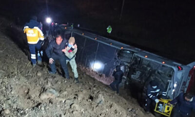 Sivas’ta kaza! Yolcu otobüsü devrildi!.