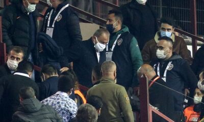 Galatasaray 3-0 mağlup oldu, Fatih Terim tribünde sinir krizi geçirdi!.