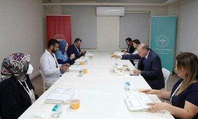 Başkan Erdoğan sağlık çalışanlarıyla iftar yaptı!. (video haber)