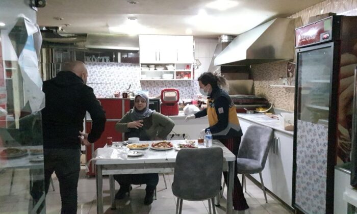 İftar sofrasında eski eşi tarafından bıçaklandı!.