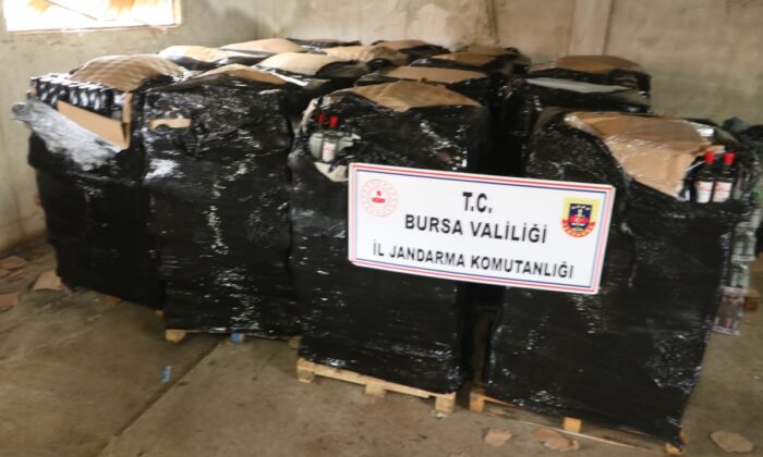 Bursa’da kaçak içki operasyonu! 4 gözaltı..